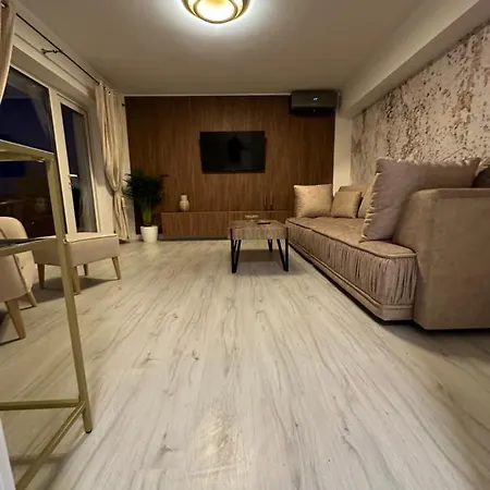 Luxury , Private Parking, Self Check-in64 * Craiova