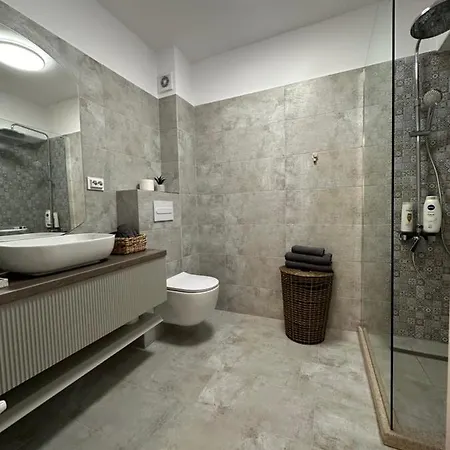 Luxury , Private Parking, Self Check-in64 Craiova