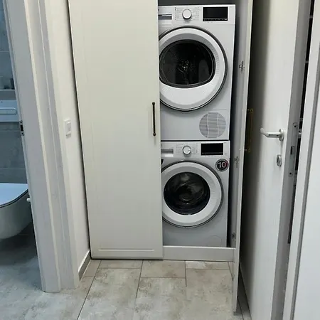 Luxury , Private Parking, Self Check-in64 Craiova