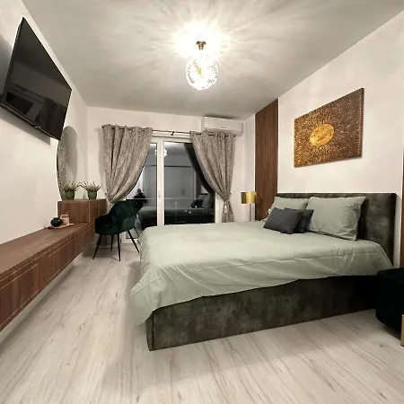 Apartment Luxury , Private Parking, Self Check-in64 Craiova