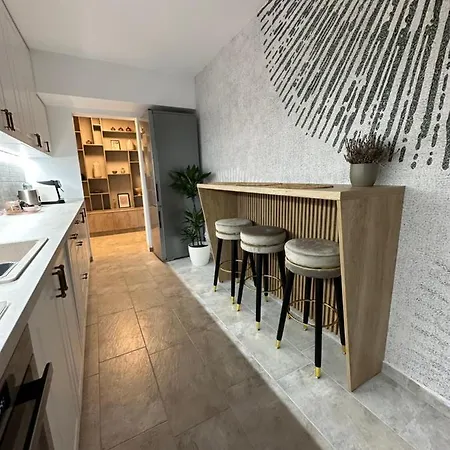 Apartmán Luxury , Private Parking, Self Check-in64 *