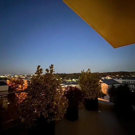 Luxury , Private Parking, Self Check-in64 Apartmán *