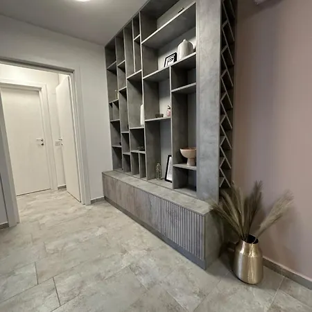 Luxury , Private Parking, Self Check-in64 *