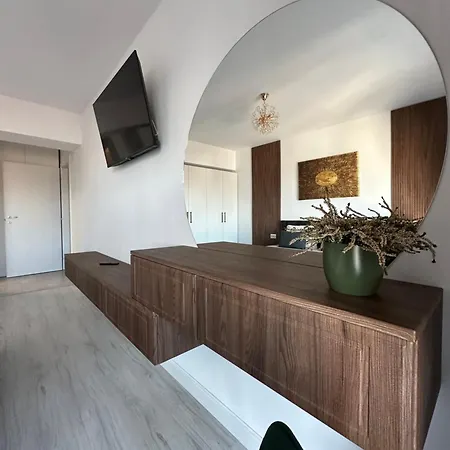 Luxury , Private Parking, Self Check-in64 *