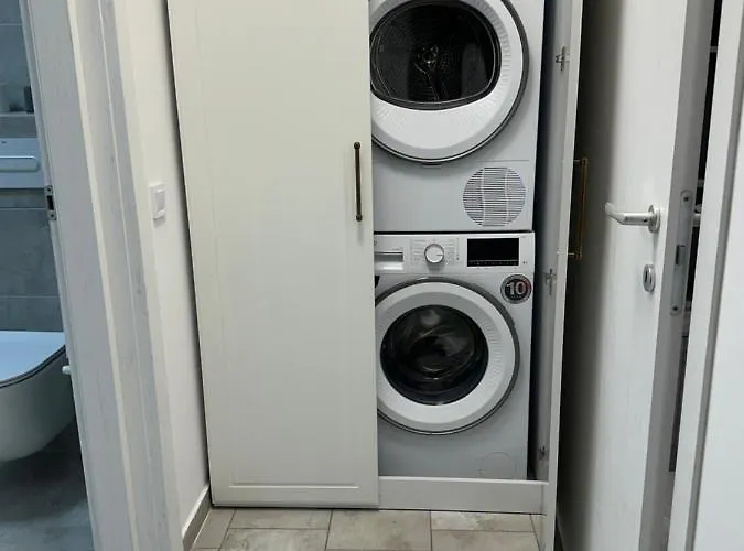 Luxury , Private Parking, Self Check-in64 Craiova