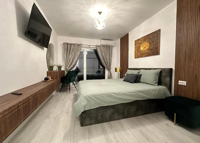 Apartment Luxury , Private Parking, Self Check-in64 Craiova