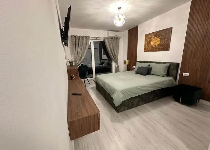 Luxury , Private Parking, Self Check-in64 * Craiova