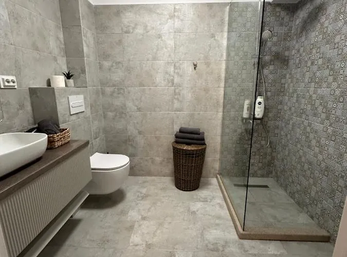 Luxury , Private Parking, Self Check-in64 Craiova